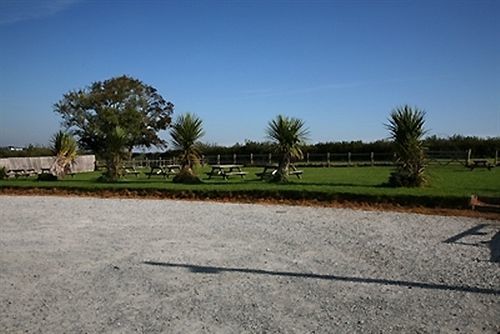 Welche Hotels liegen am nächsten am Exeter Airport? Launceston Exterior foto